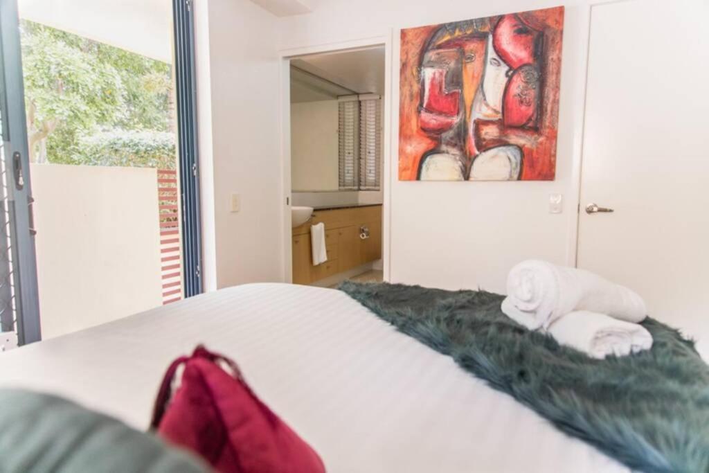Alexandra Headland Resort With Stylish Stays Екстериор снимка