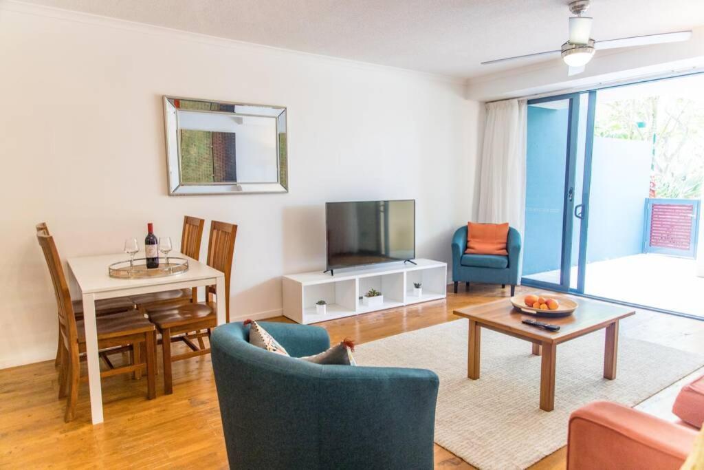 Alexandra Headland Resort With Stylish Stays Екстериор снимка