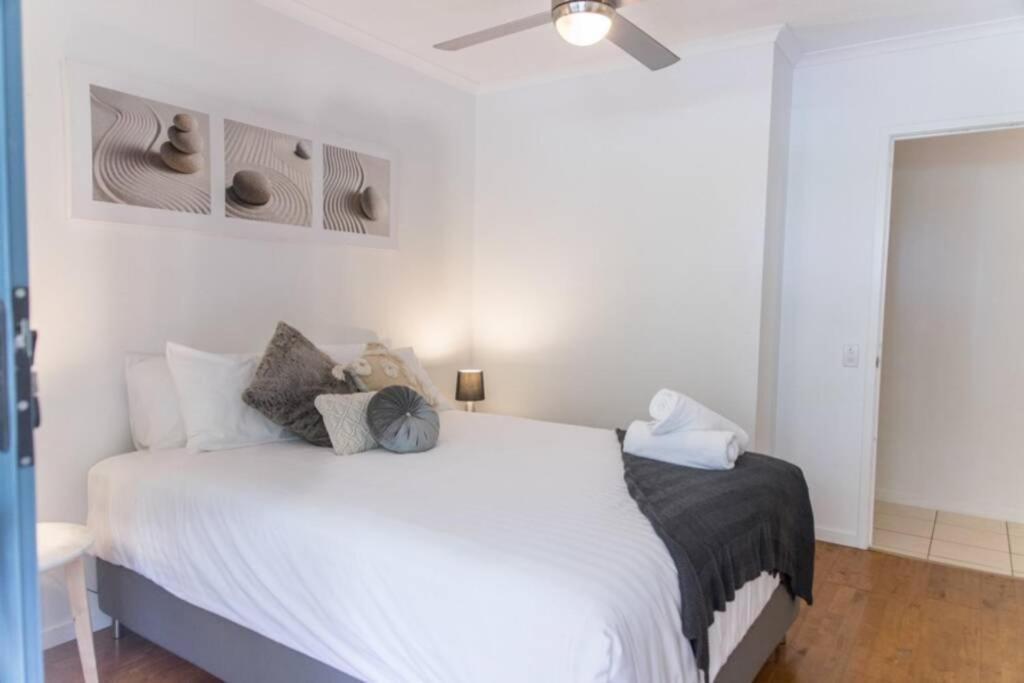 Alexandra Headland Resort With Stylish Stays Екстериор снимка